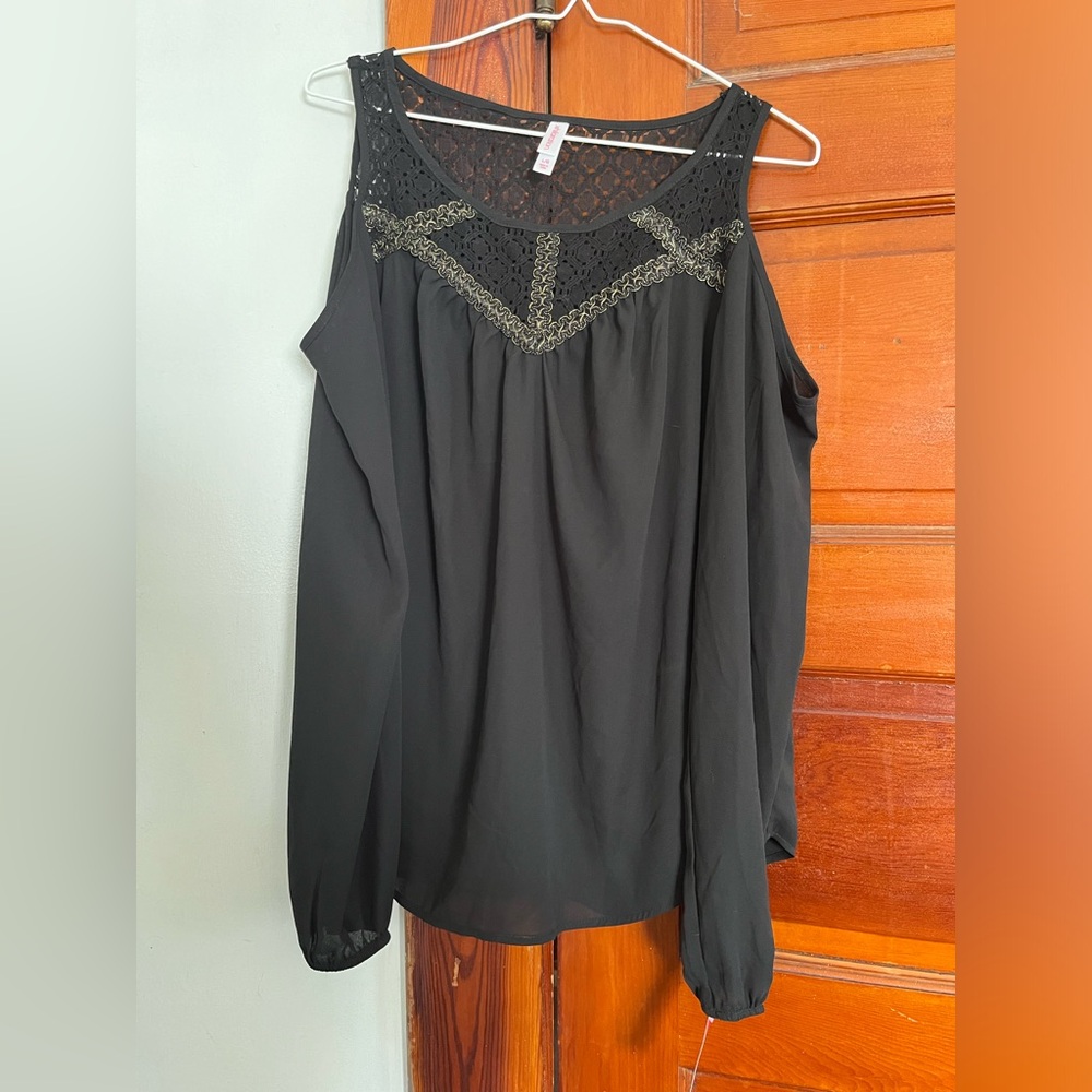 Xhilaration shirt